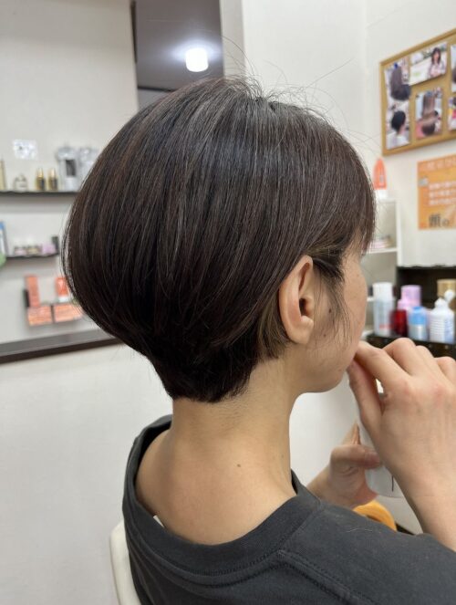 後ろ姿がキレイに見える♪丸みシルエットのショートボブ【本庄市】