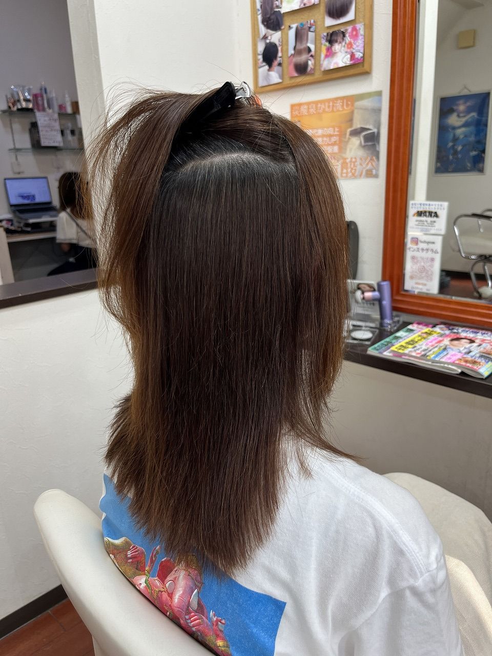 内側の縮毛矯正アフター。根元から自然に伸びておさまりが良い状態