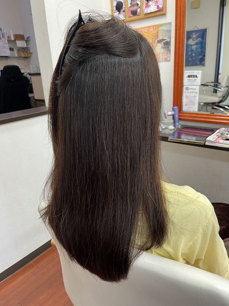 内側のクセが自然に伸びている写真