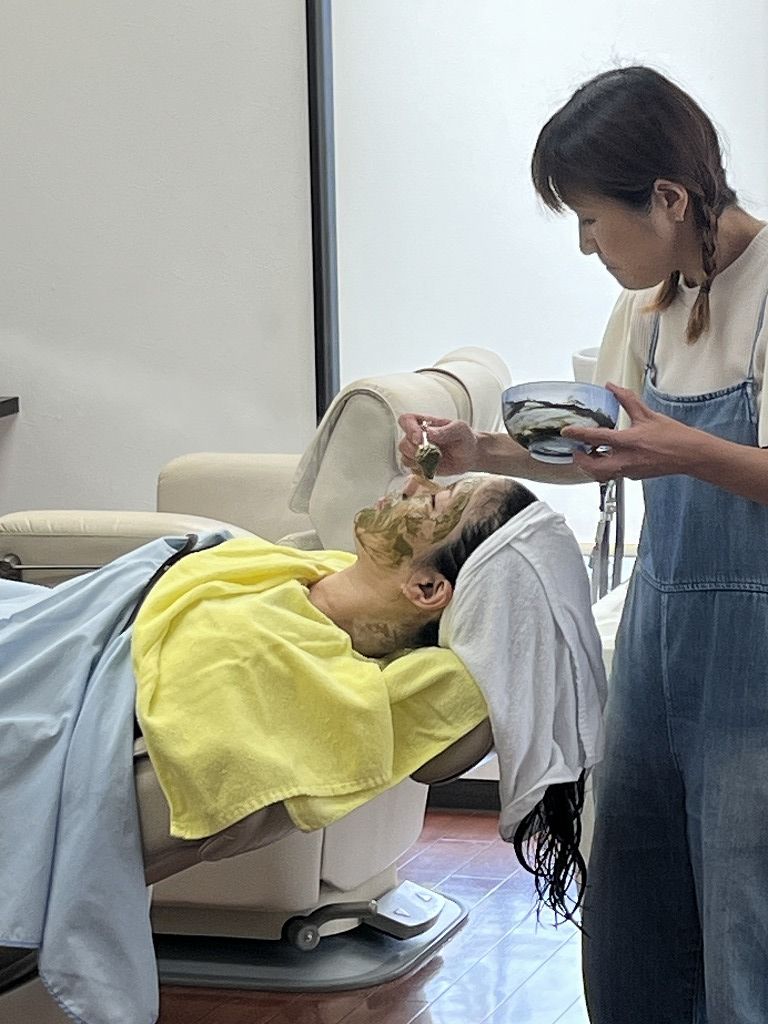 アワルパック中：ハーブエキスで鎮静＆トーンアップ