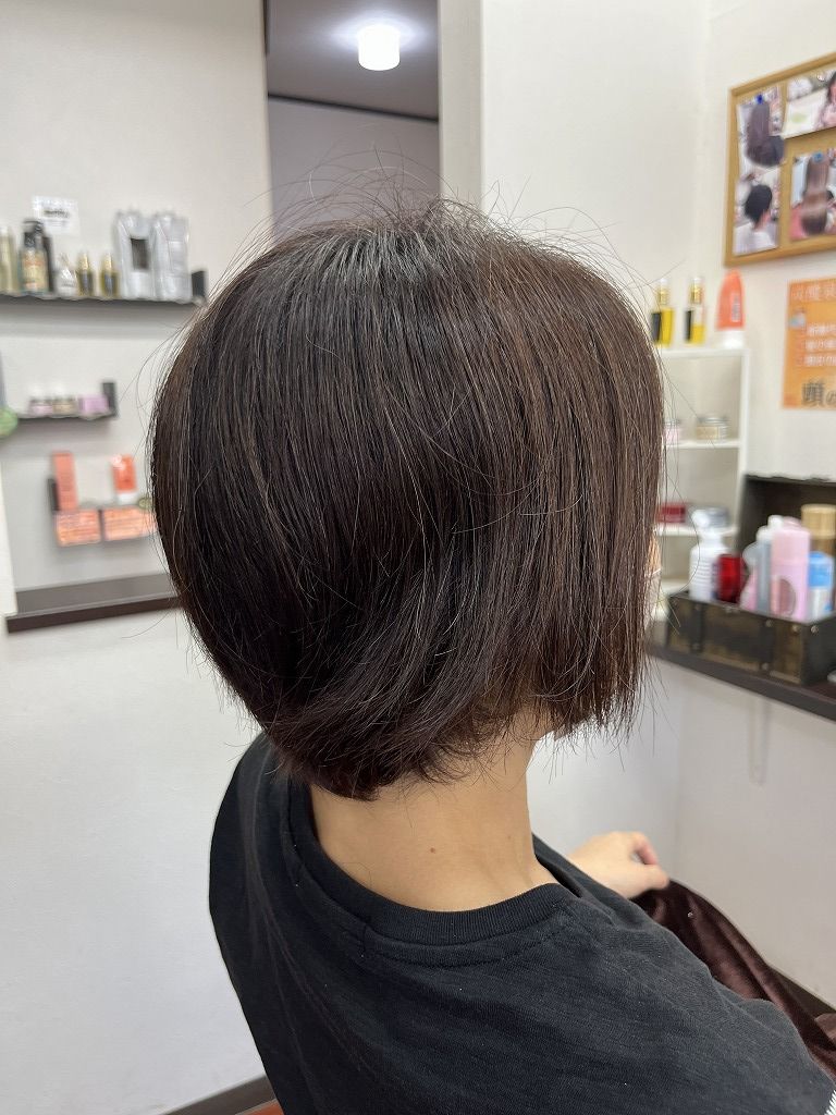 ショートボブカット前の写真
