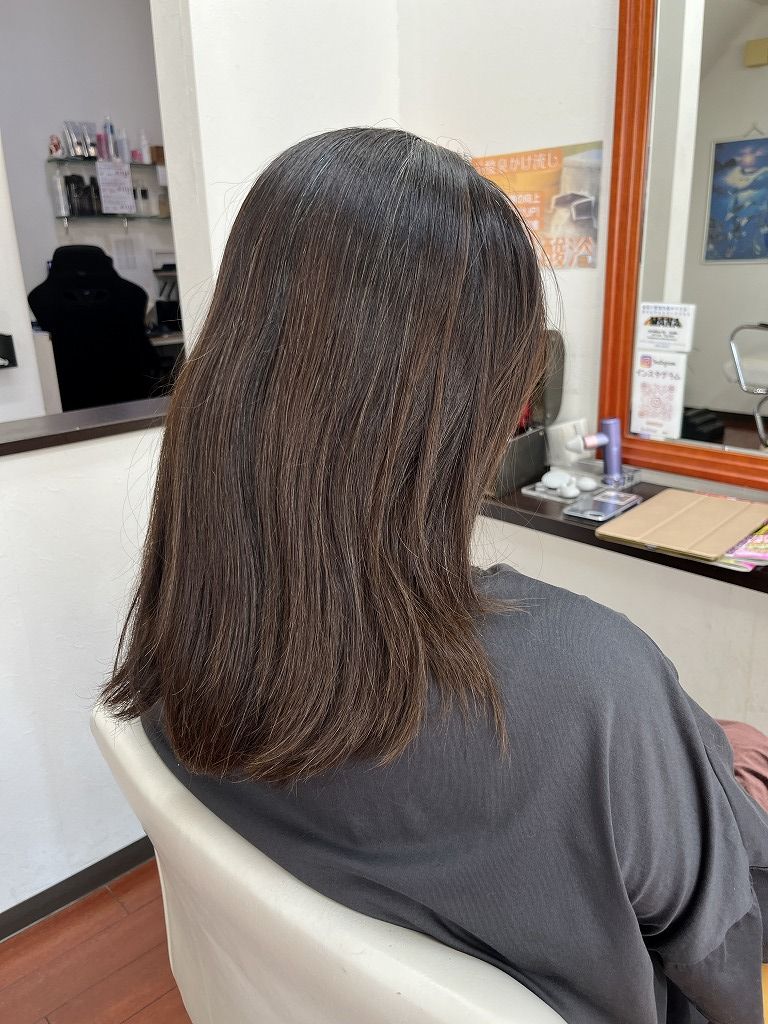 本庄市 美容室 アラック|カラー前の状態(肩ラインのミディアム・退色でやや明るく見える)