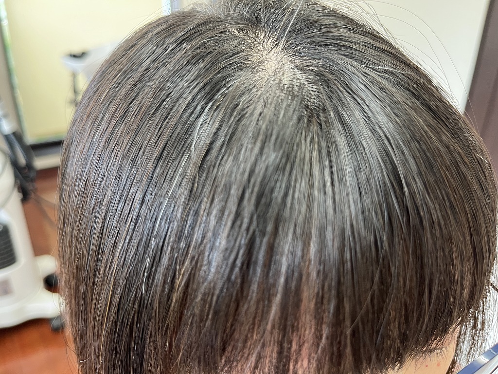 前髪の自然なストレート仕上がり