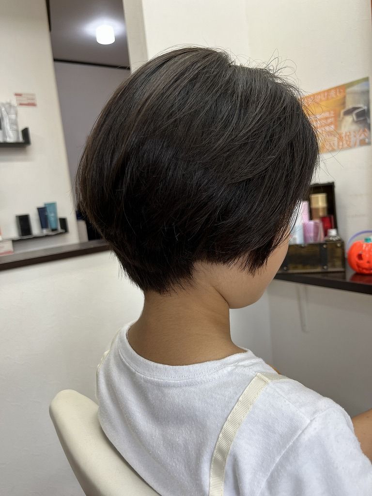 小学校2年生の女の子のアフター。首元すっきりのショートスタイル
