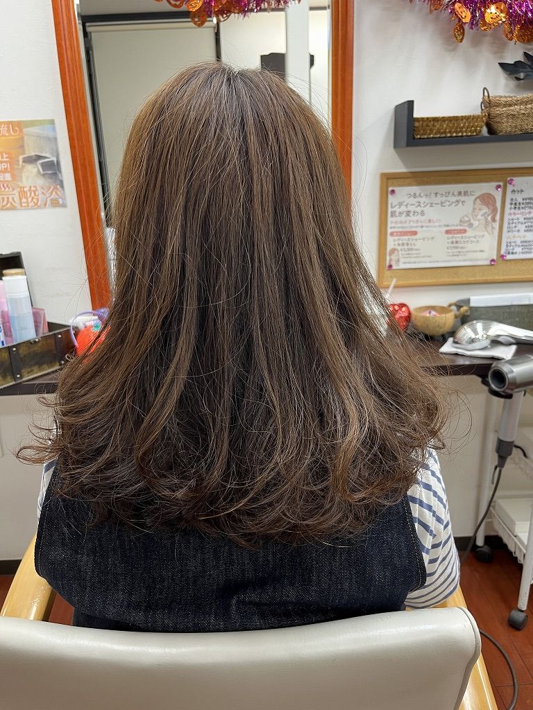 アフター　ツヤ感とデザイン性のあるデジタルパーマスタイル