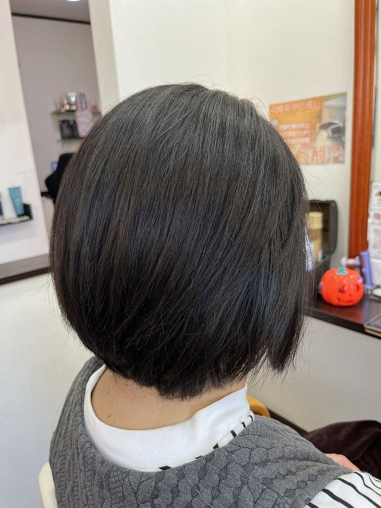 アフター:軽くヘアオイルでスタイリング。地毛のようにナチュラルな動き