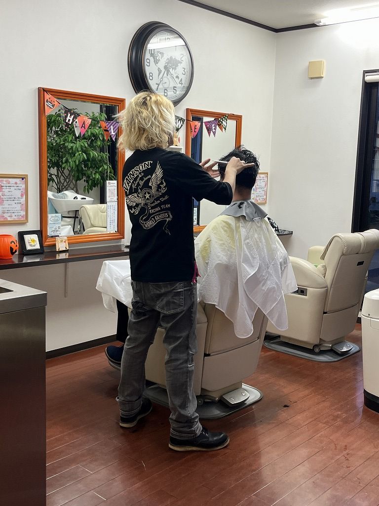 男性ゲストのカット風景その2