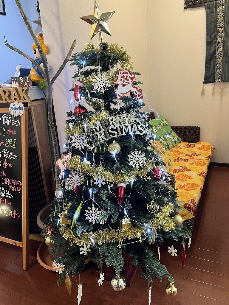 店内のクリスマスツリー