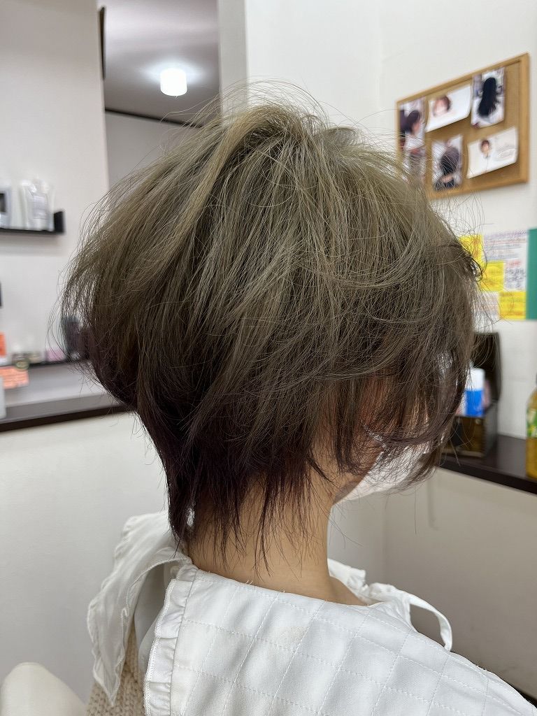 ショートスタイルの後ろ姿。本庄市HairResort Arakのサロンモデル撮影ヘアスタイル写真