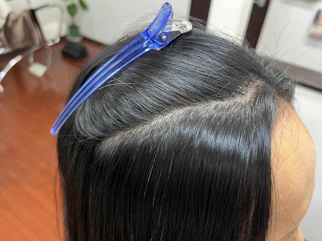 アフター：前髪。根元はふんわり、毛先は自然に落ちる