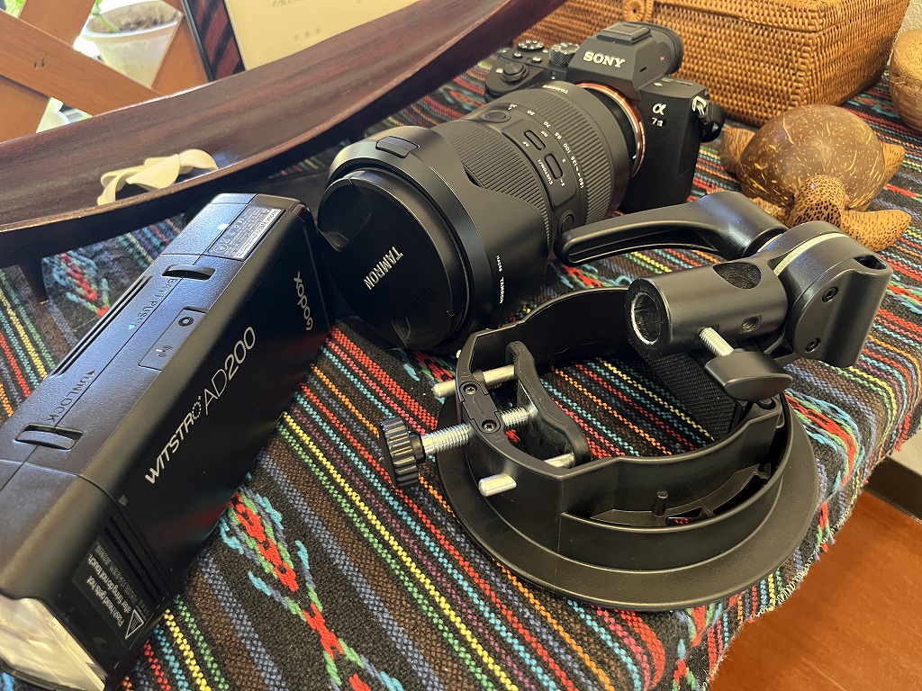 ソニーα7Ⅲとタムロン35-150mmレンズ、ゴドックスAD200などの撮影機材
