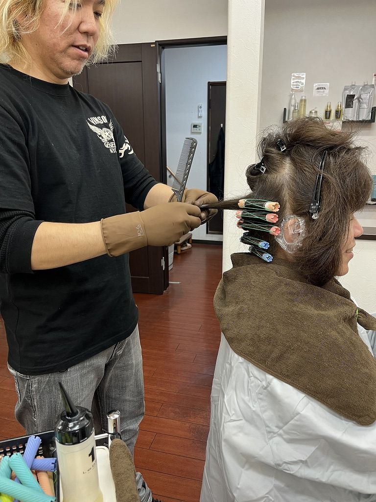 毛先中心につけ巻きでロッドを巻いている途中の様子