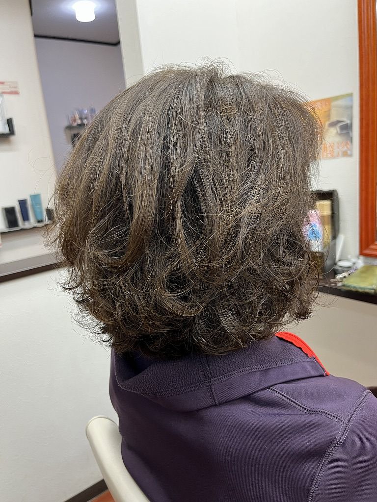 毛先4cmだけのつけ巻きで仕上げたパーマスタイル