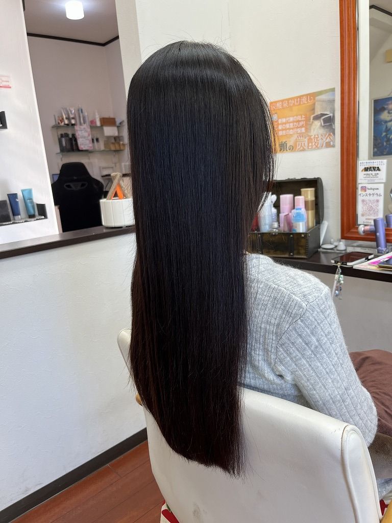 縮毛矯正後のロングヘアの仕上がり・全体のアフター写真