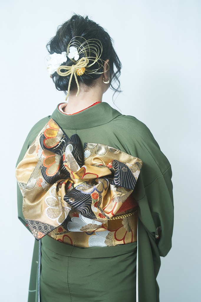 成人式の振袖スタイル写真（顔出しなし）後ろ姿と帯結び