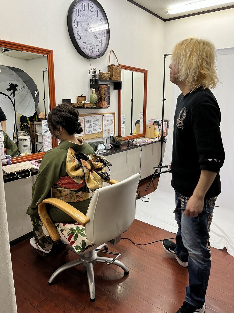 成人式の最終チェックの様子（準備万端）