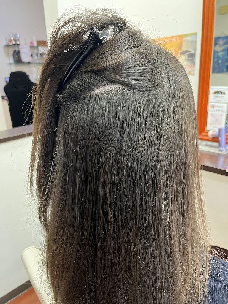 縮毛矯正ビフォー髪の内側:広がりの原因になるうねり