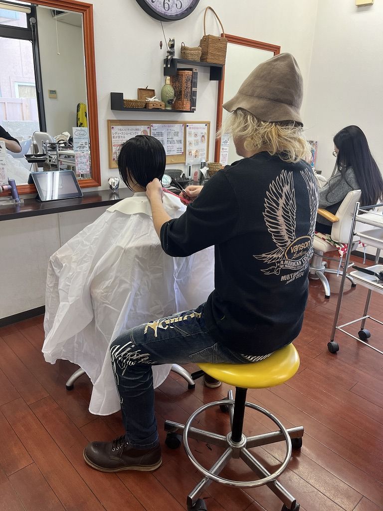 娘ちゃんのカット中の様子