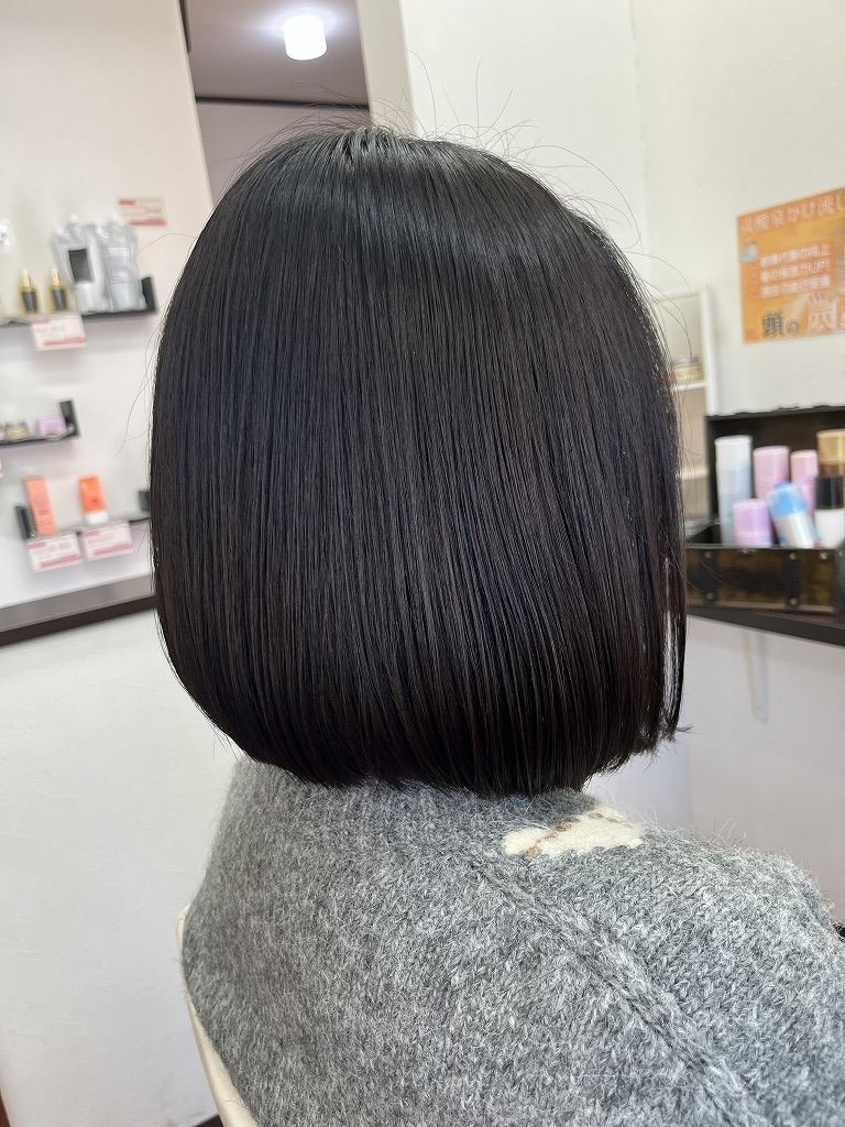 お母さんヘアドネーション後のアフター（後ろ姿）