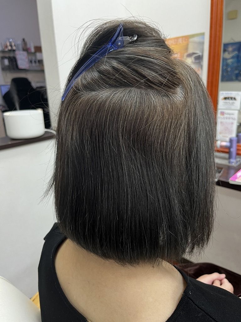 ショート縮毛矯正のビフォー（内側の状態）