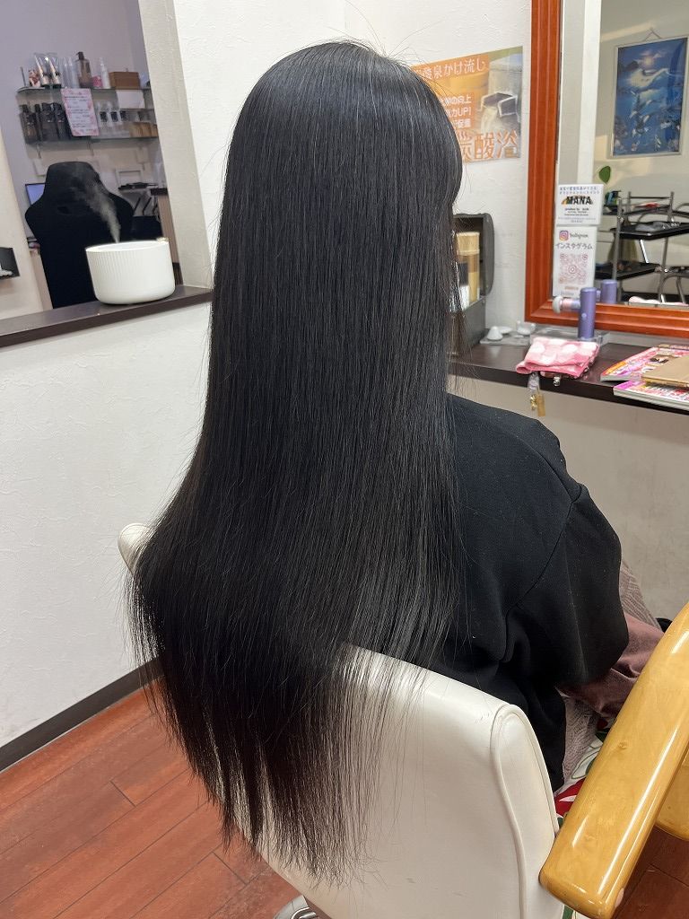 ロング縮毛矯正のアフター（後ろ姿）