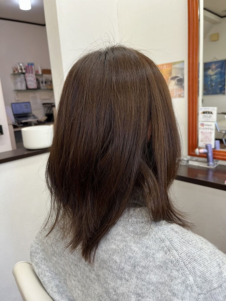 【ビフォー】リタッチカラー前の全体｜毛先は色が残っているため根元のみを染める