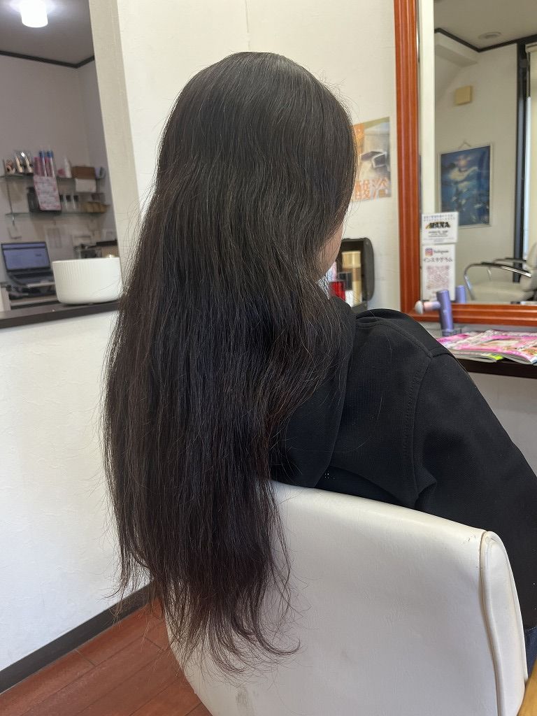 3年前のヘアドネーションから伸ばした状態のビフォー写真