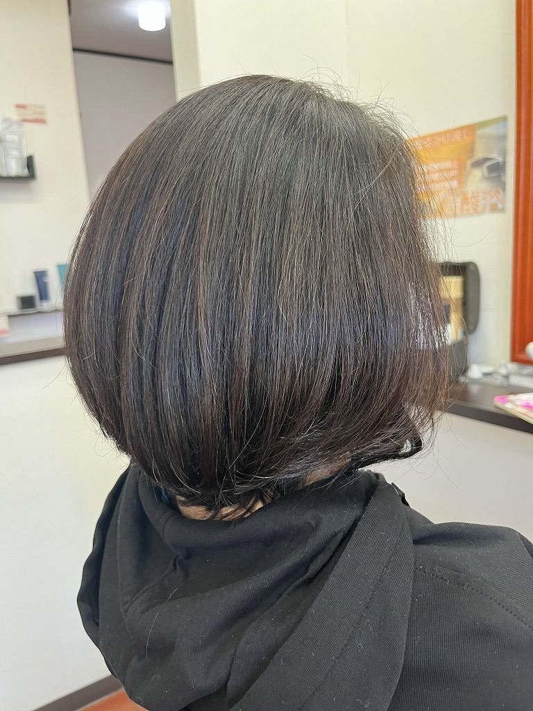 ヘアドネーション後のボブスタイル横からの写真