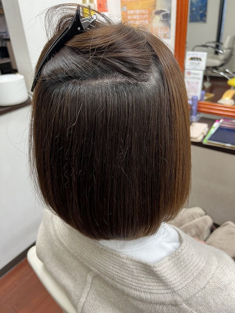 縮毛矯正のアフター:内側までクセが伸びてまとまった状態