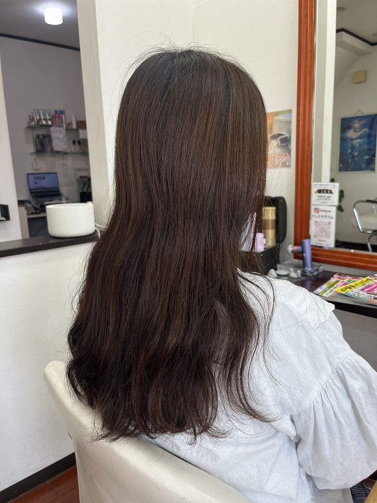 前髪の縮毛矯正とデジタルパーマ同時施術のビフォー全体