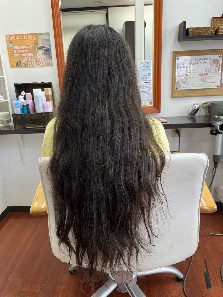 ヘアドネーション施術前のスーパーロングヘア