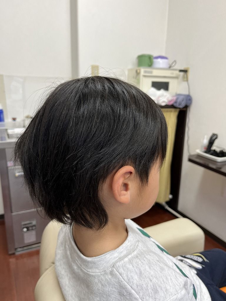 キッズカットのビフォー横後ろ