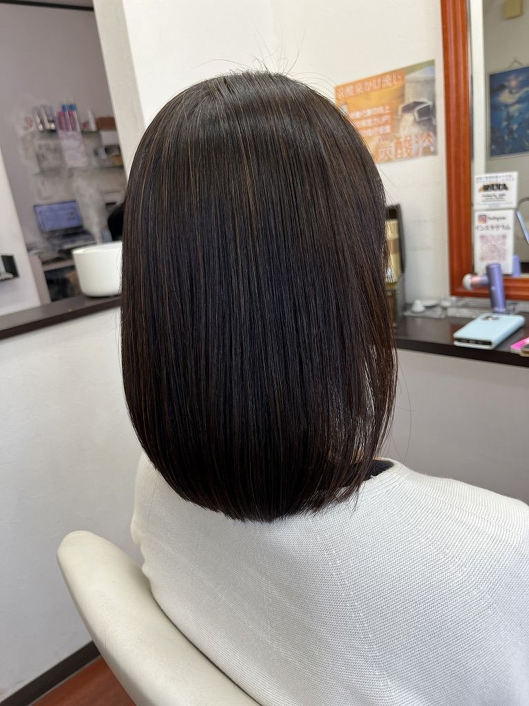 縮毛矯正アフター｜肩上ボブで自然にまとまる仕上がり（後ろ）