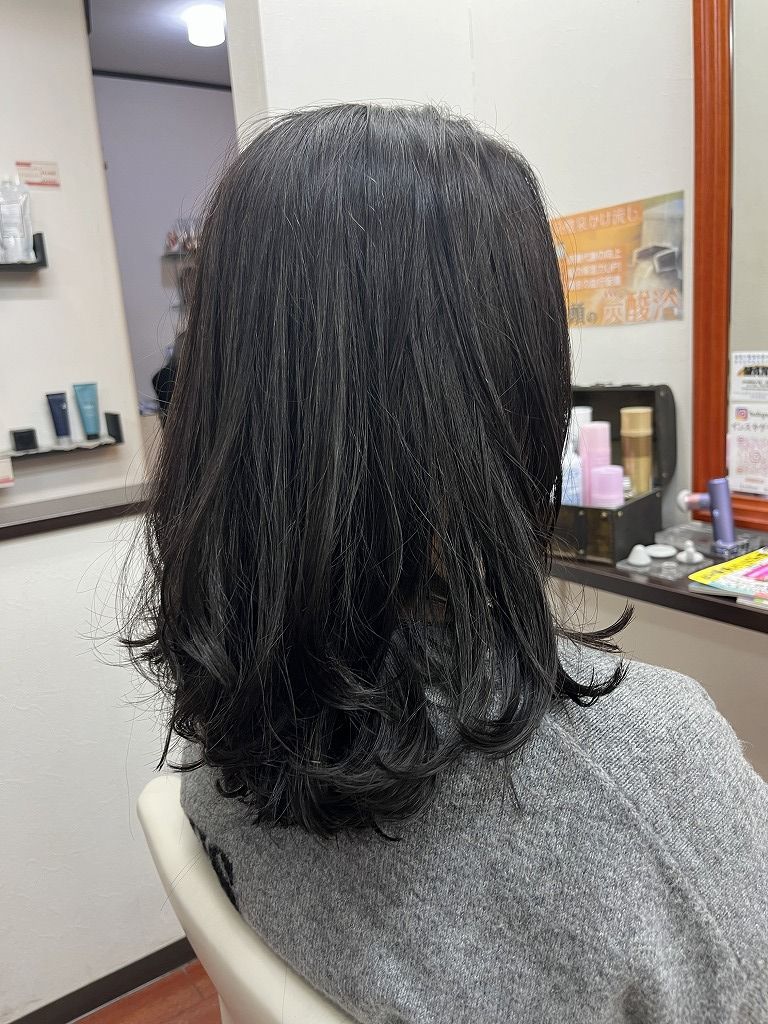 ストデジ施術後の右後ろから見た自然なカールの仕上がり