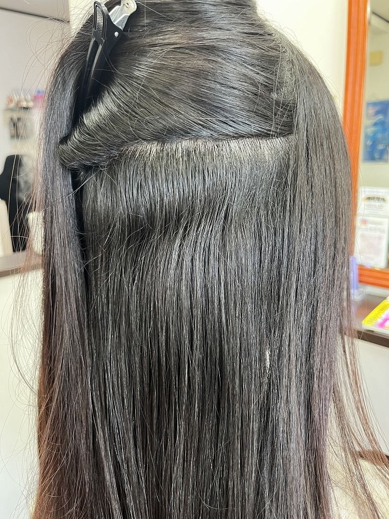 縮毛矯正前の内側のクセの状態