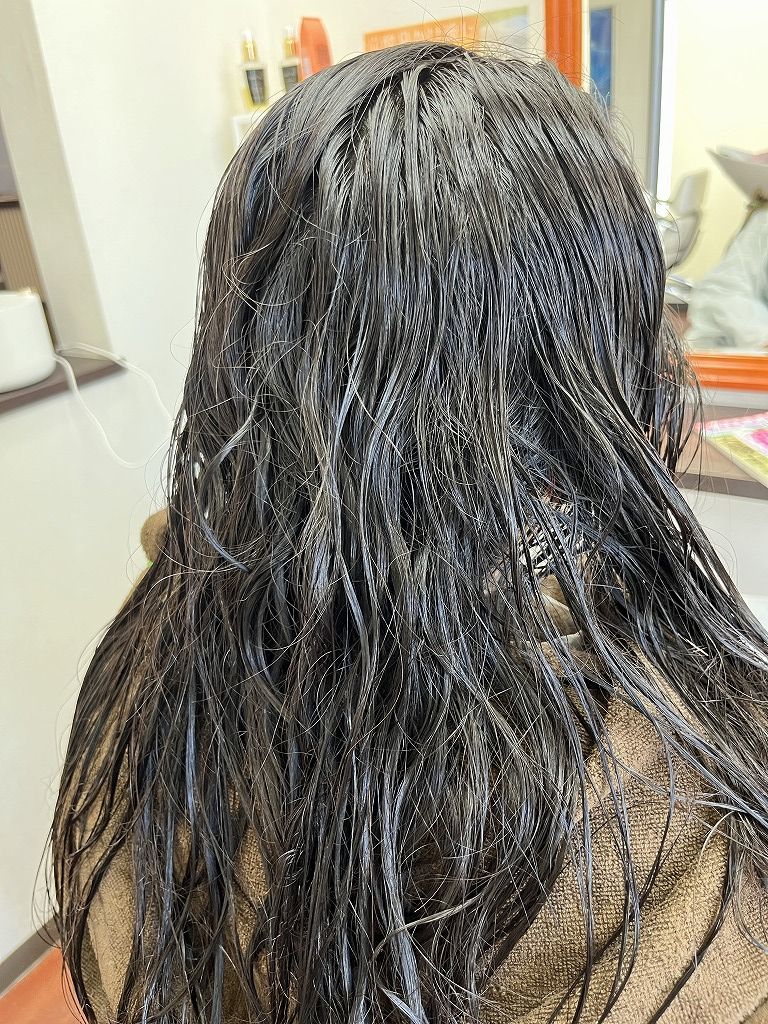 シャンプー後にクセが出ている状態