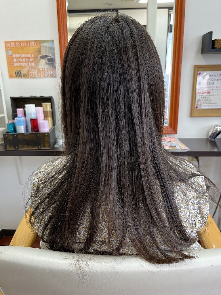 縮毛矯正施術前のバックスタイル