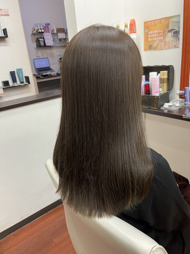 グレージュカラーと髪質改善トリートメント後の仕上がり