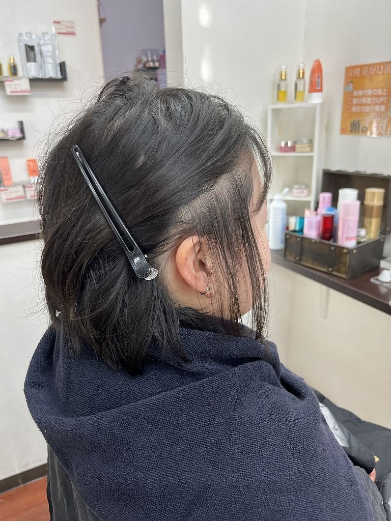 イヤリングカラー施術前のビフォー写真
