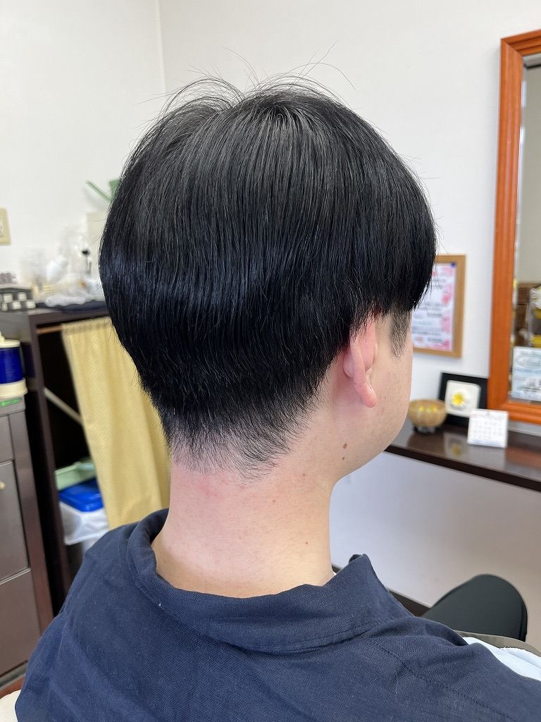 メンズ縮毛矯正のアフター。乾かしただけで自然にまとまった仕上がり