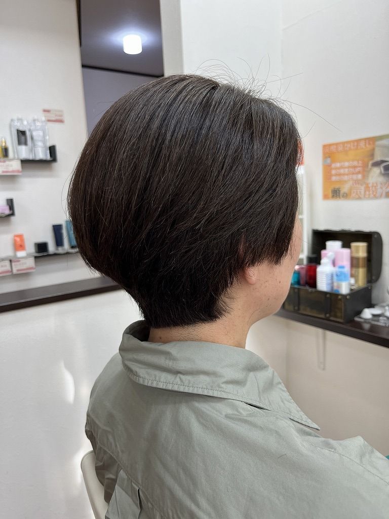 カラーカットとヘッドスパ後のショートボブ