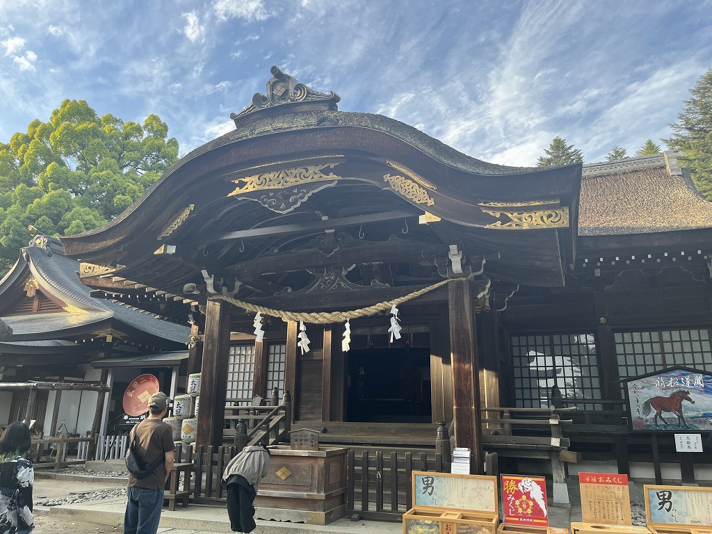 武田神社の本殿