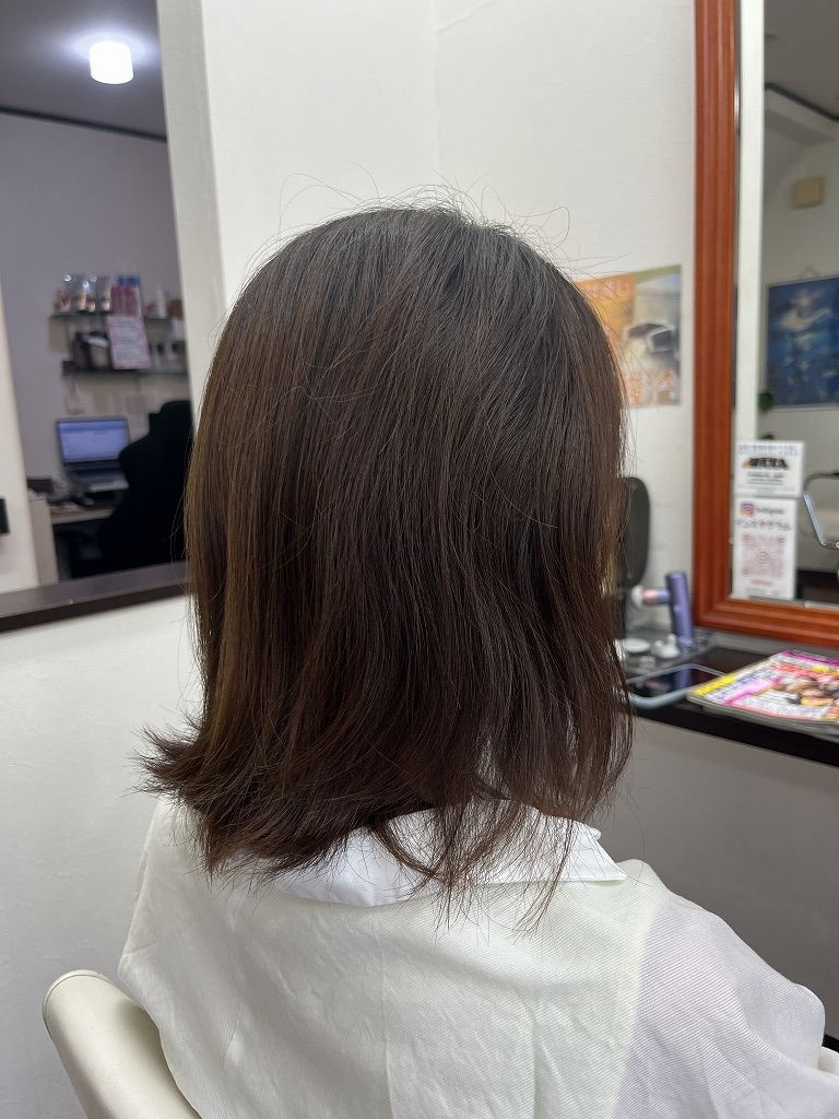 縮毛矯正前の柔らかく細い髪の波状毛ボブの状態
