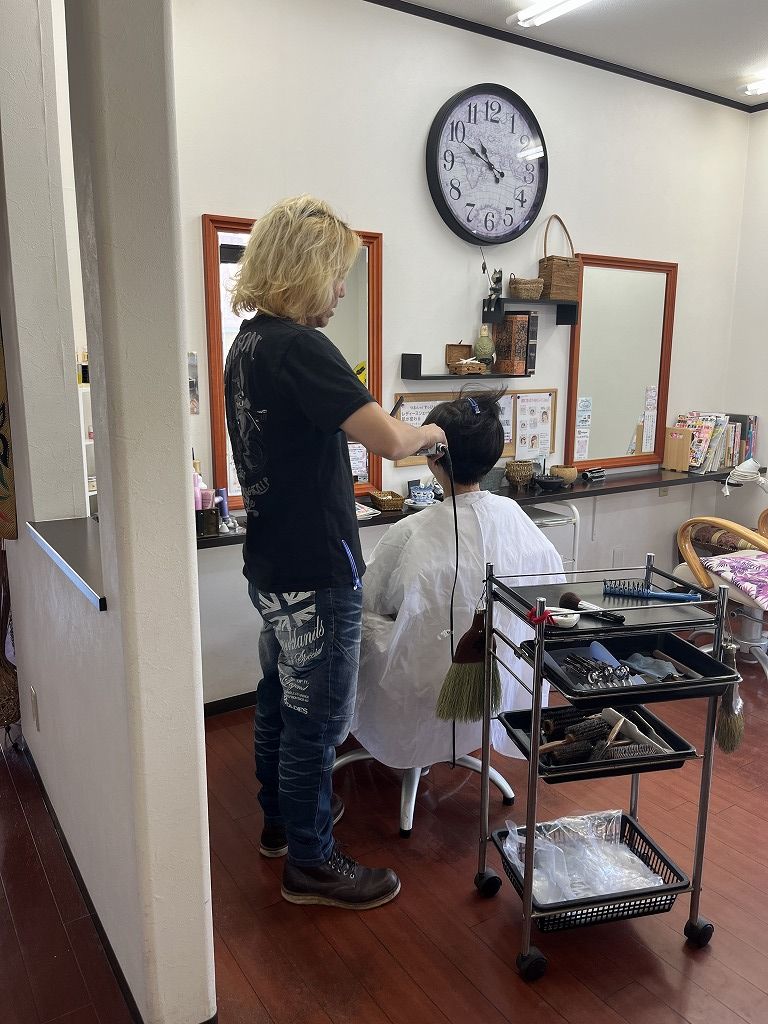 カラーカット後の仕上げ中の写真