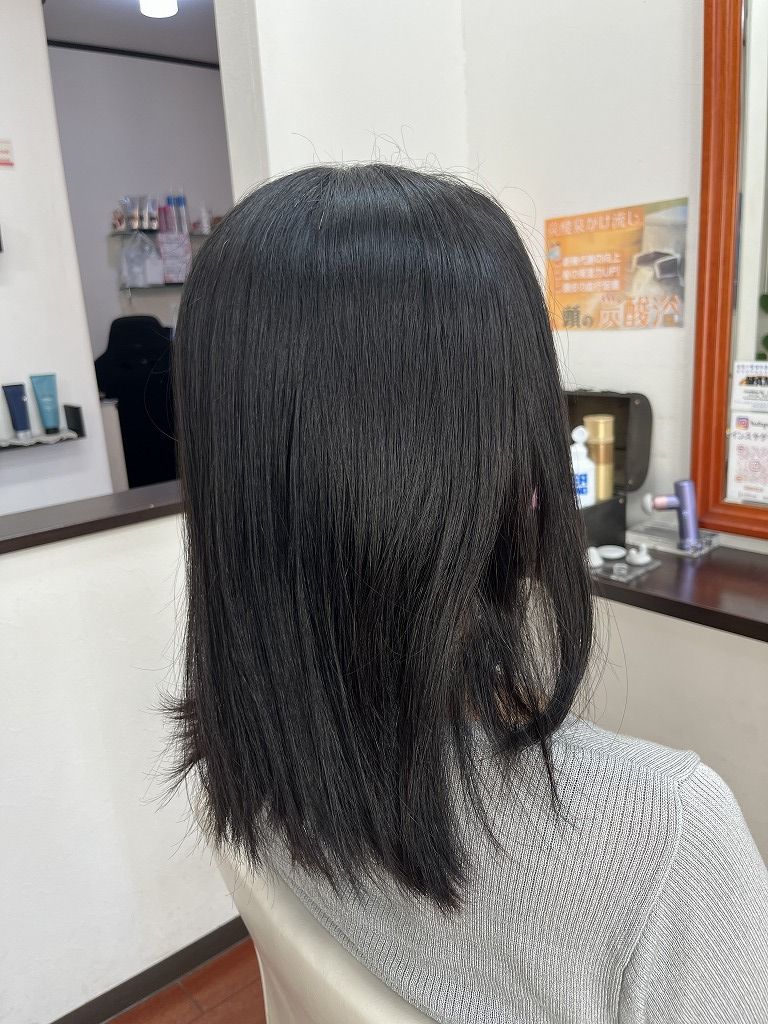 縮毛矯正前のボブスタイル。毛先にまとまりにくさが出ている状態