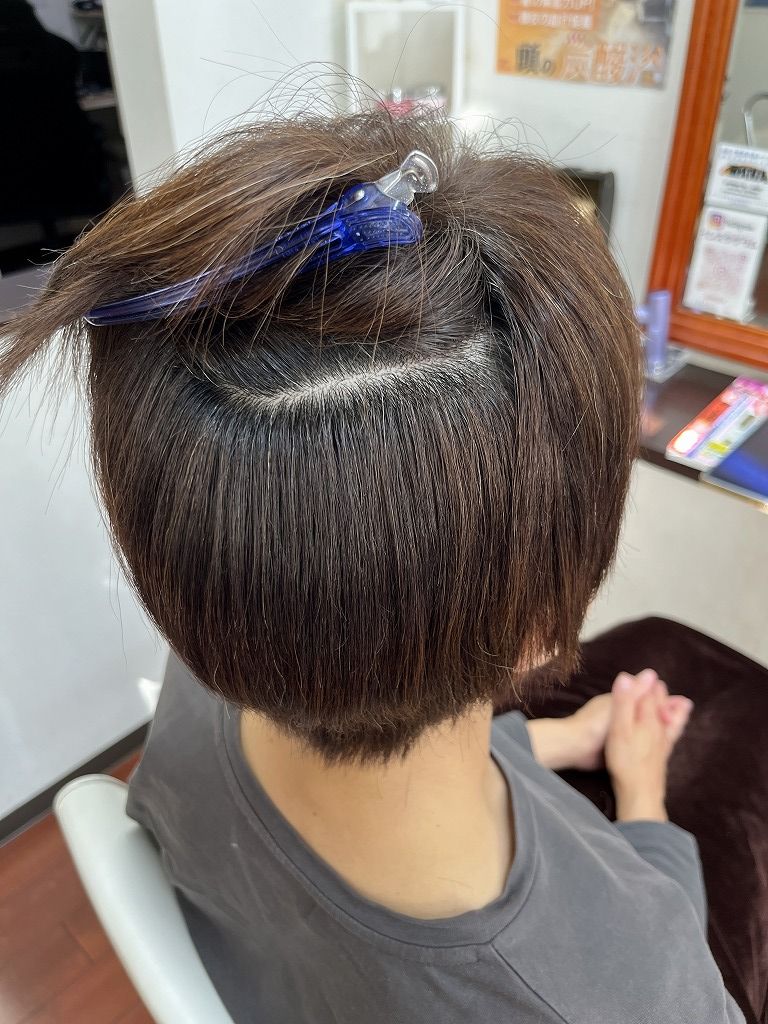 ショートボブ縮毛矯正アフター 内側のクセが収まった状態