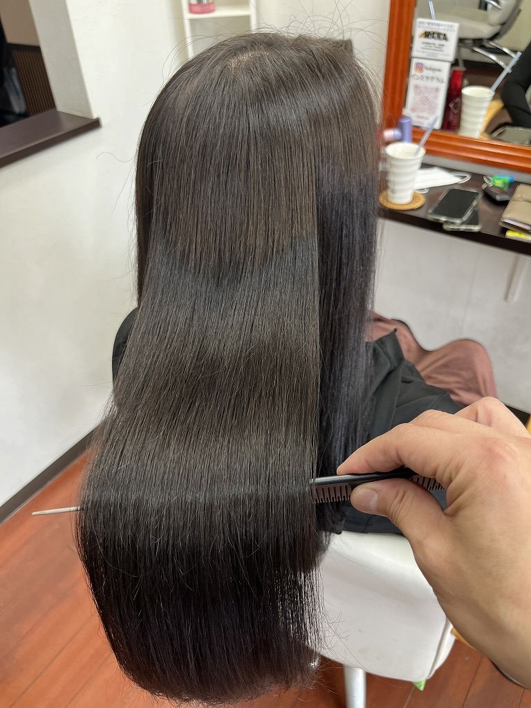 ブローとオイルスプレーで仕上げたツヤ感