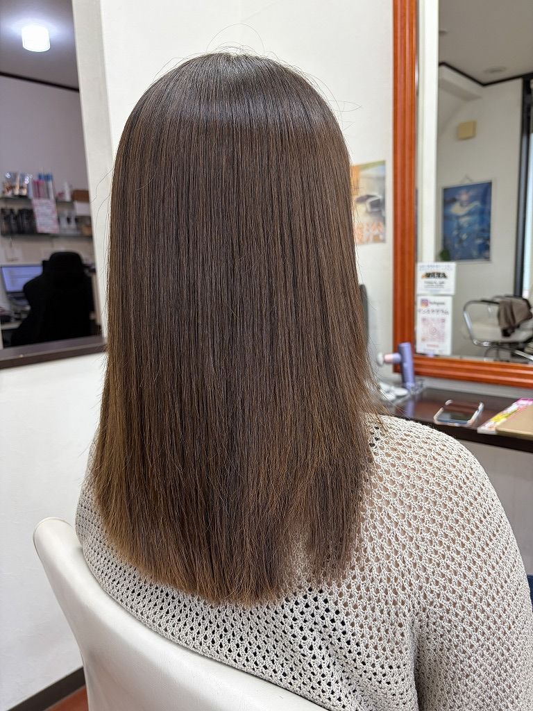 フレンチカットグランで毛量を減らしたロングヘアの仕上がり