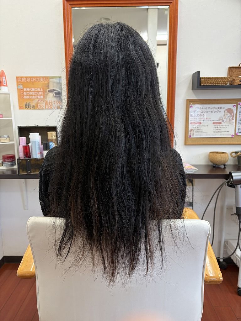 1年ぶりに縮毛矯正をするロングヘアの施術前