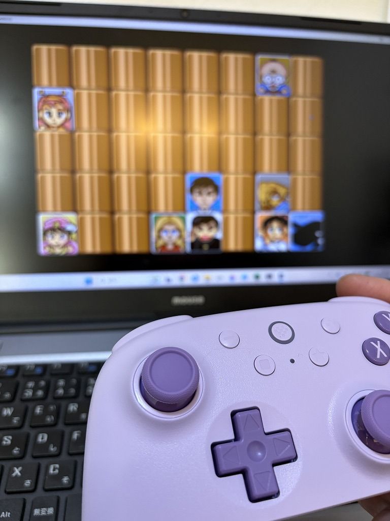 8BitDo Ultimate 2C WirelessでPCエンジンのゲームを遊んでいる様子